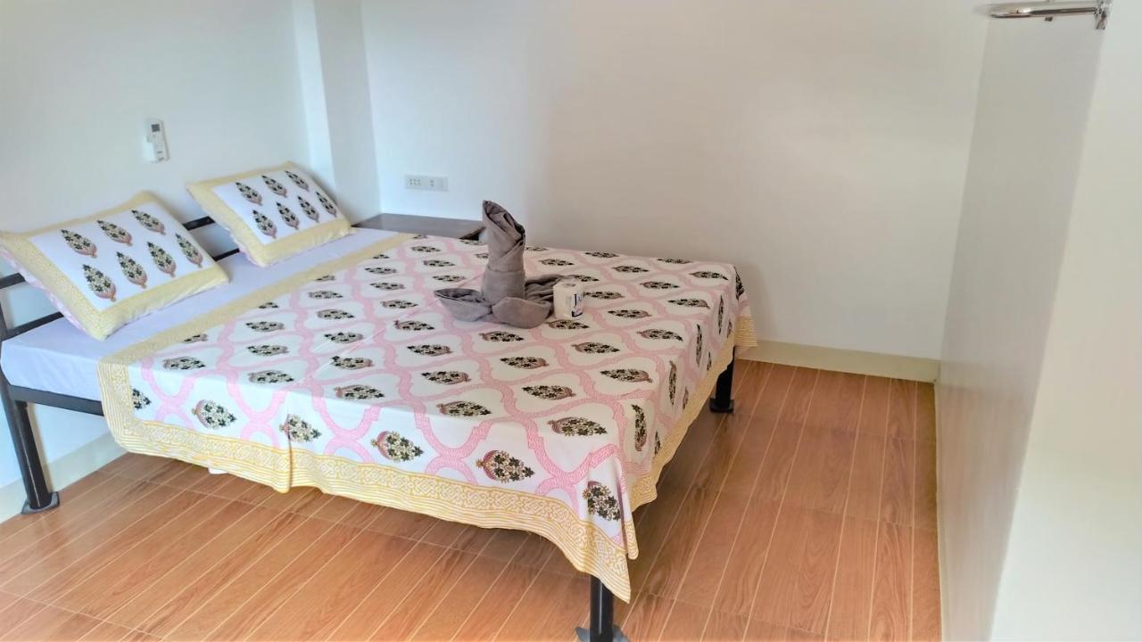 אל נידו Hotel Ashoka מראה חיצוני תמונה