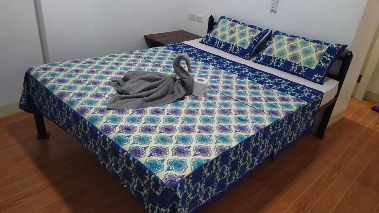 אל נידו Hotel Ashoka מראה חיצוני תמונה