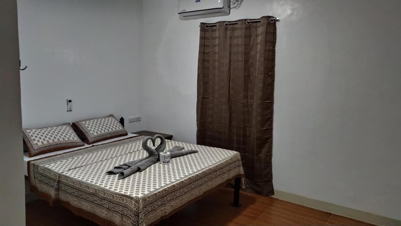 אל נידו Hotel Ashoka מראה חיצוני תמונה